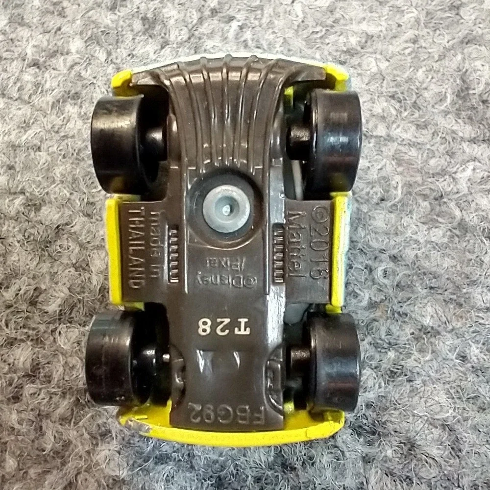 Mattel Disney Pixar‎ Cars Micro Drifters Cruz Ramirez GRC Yellow Dinoco 51 Toy